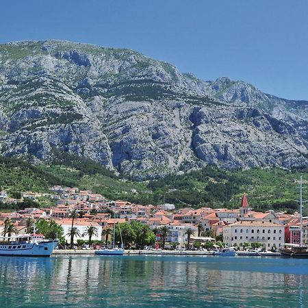 Lovely Apartment In Makarska With Wifi ภายนอก รูปภาพ