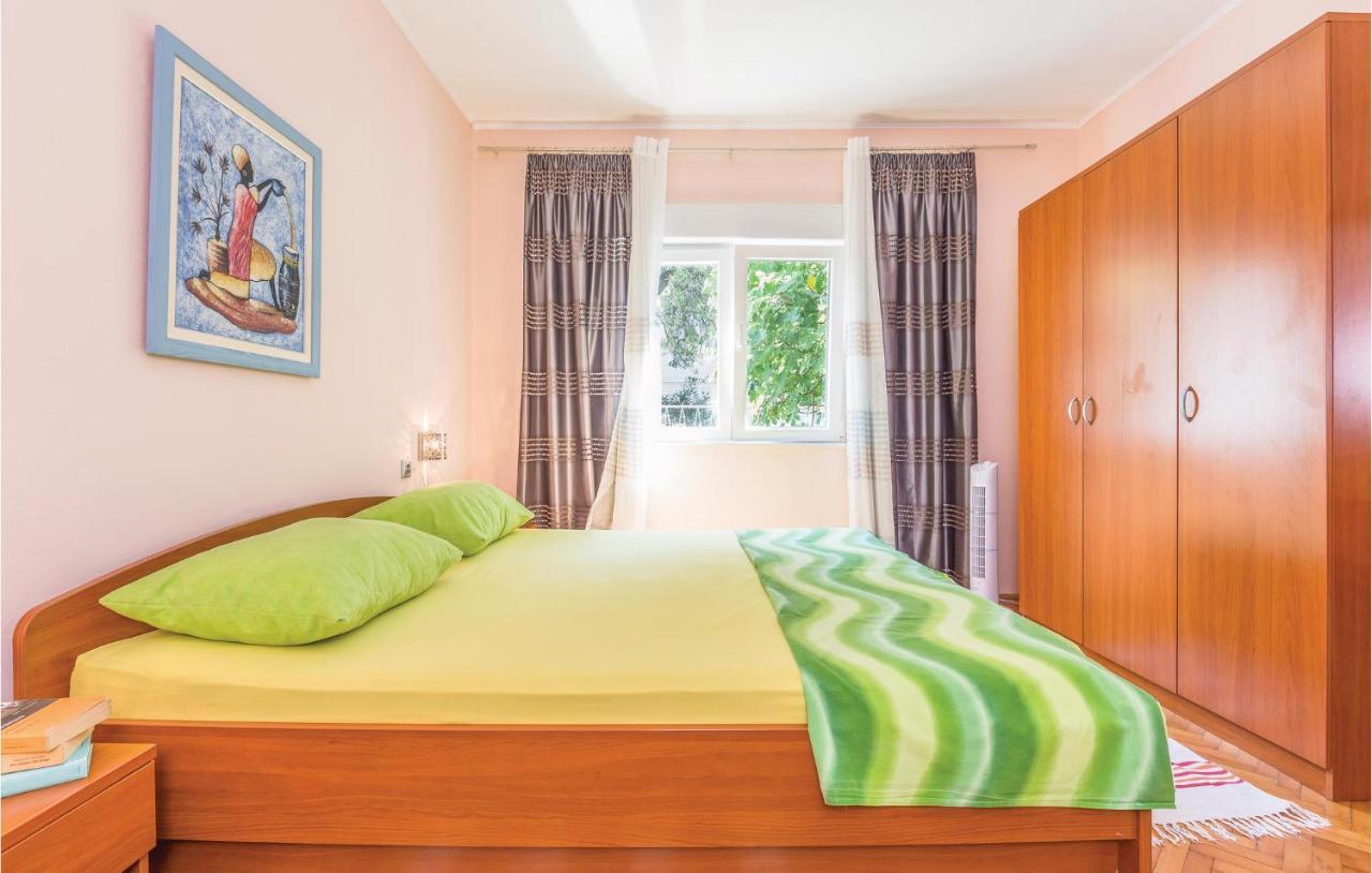 Lovely Apartment In Makarska With Wifi ภายนอก รูปภาพ