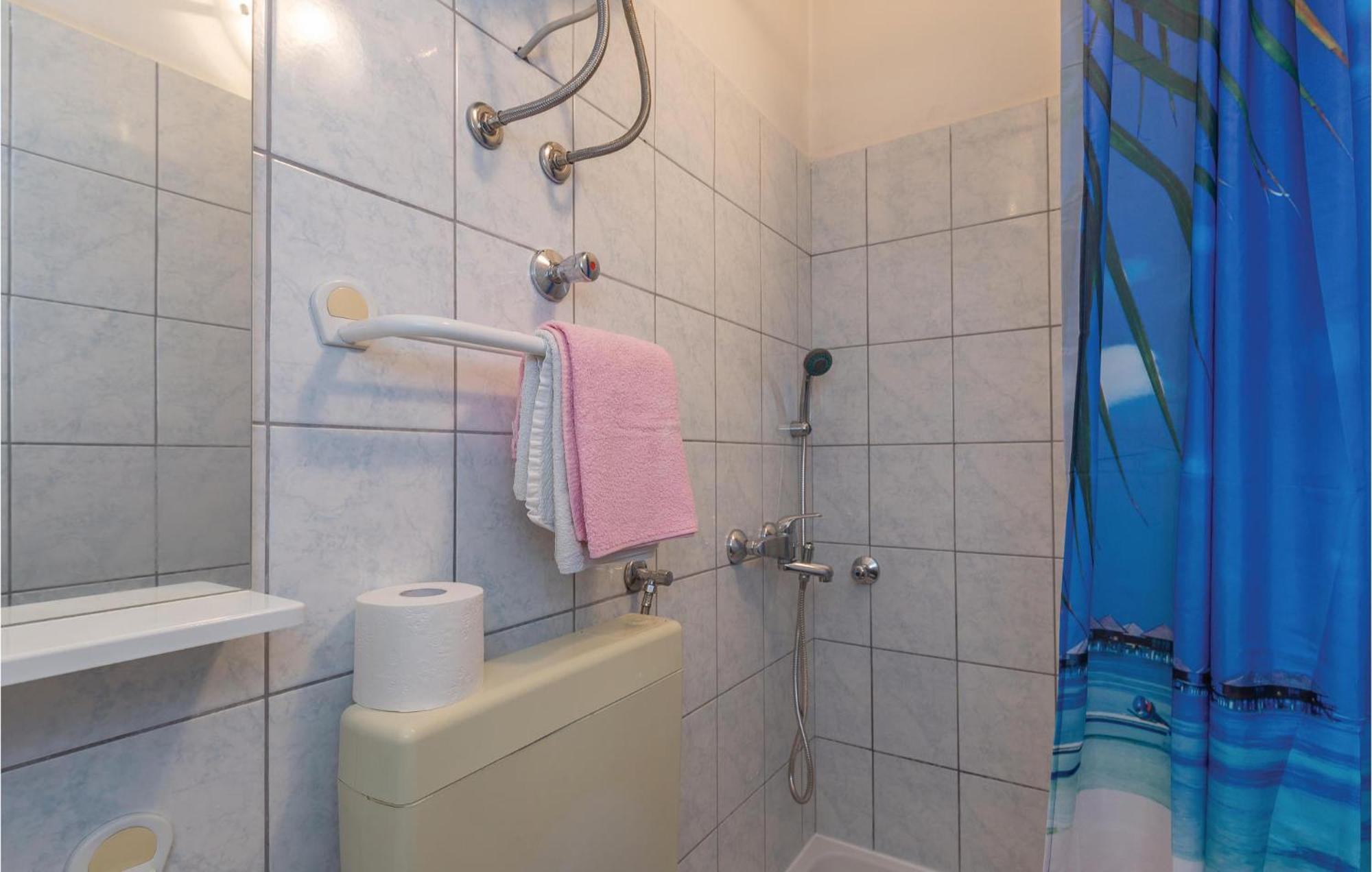 Lovely Apartment In Makarska With Wifi ภายนอก รูปภาพ