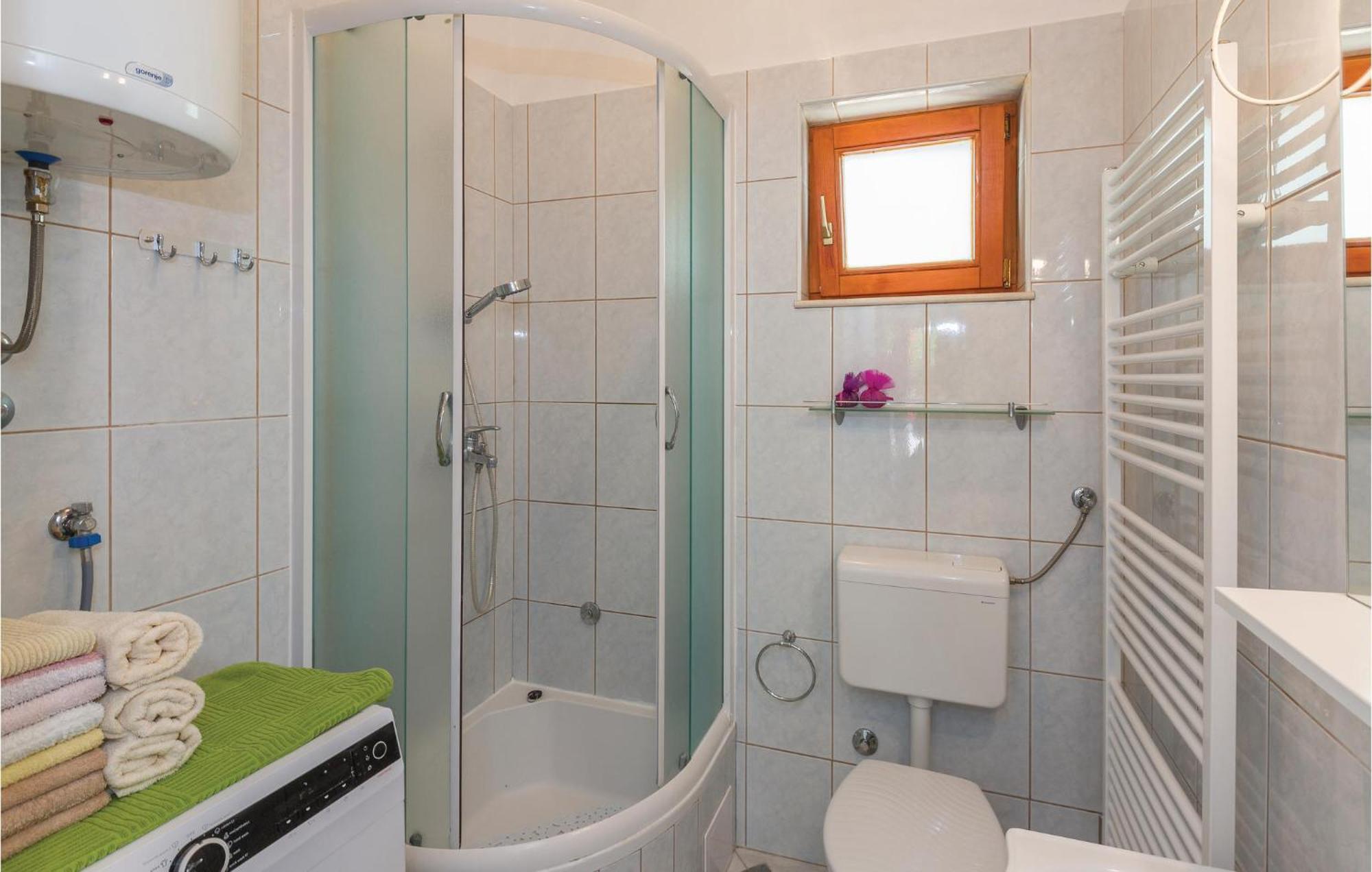 Lovely Apartment In Makarska With Wifi ภายนอก รูปภาพ