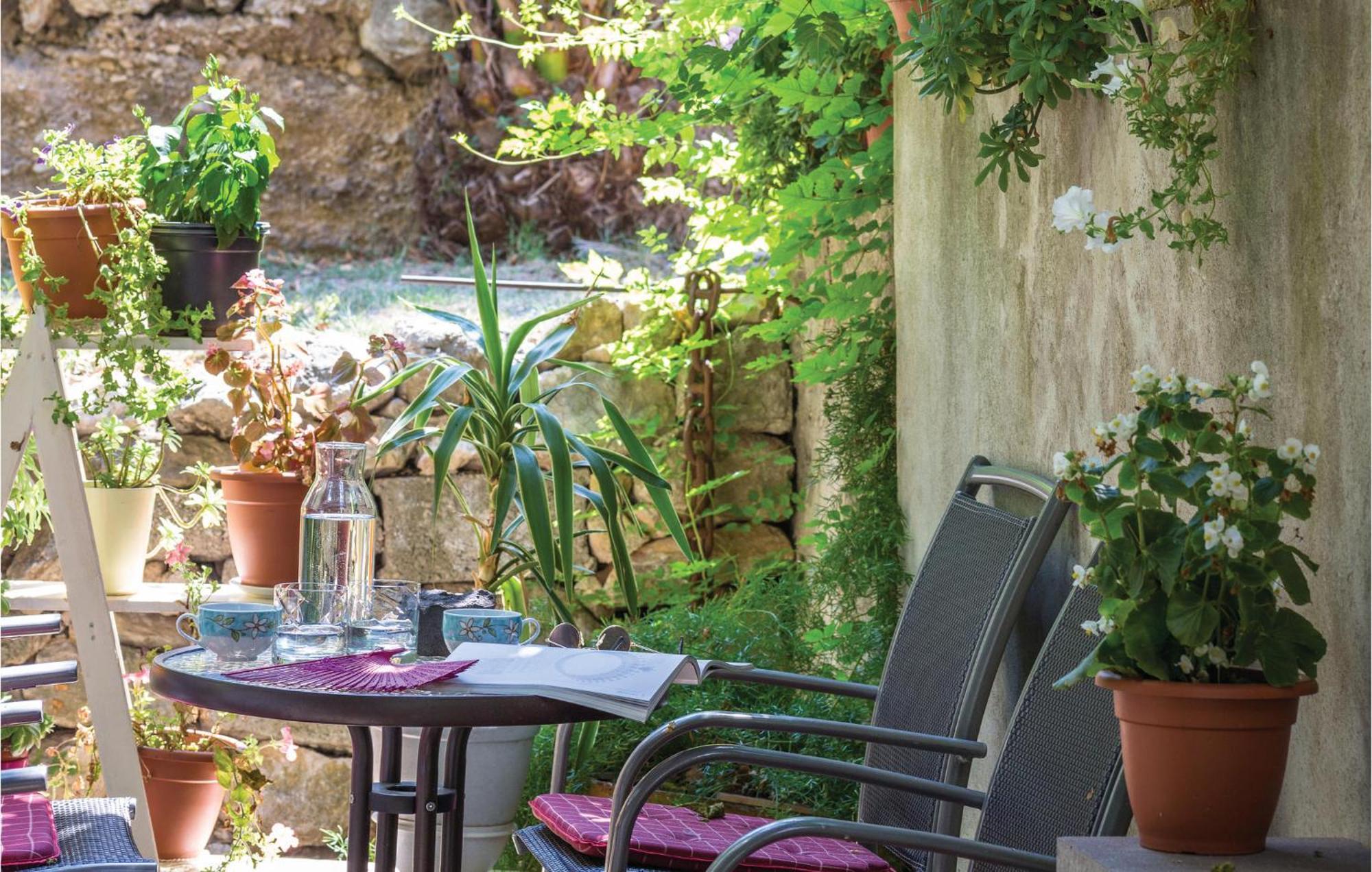 Lovely Apartment In Makarska With Wifi ภายนอก รูปภาพ